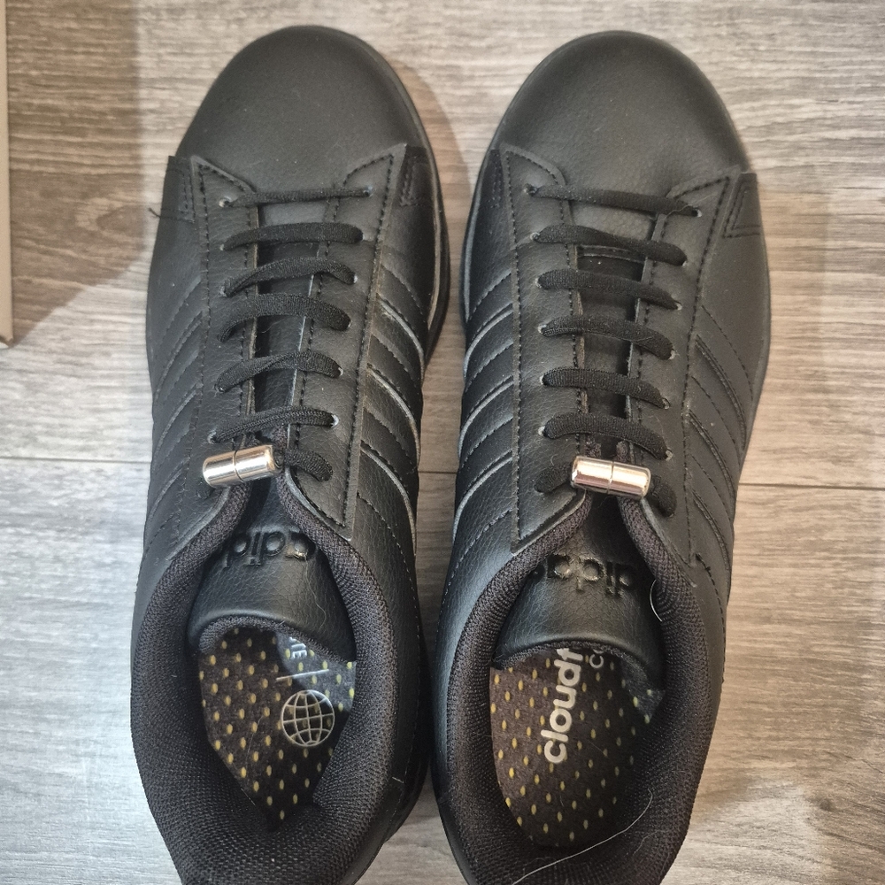 Women's Adidas courts